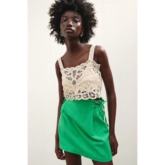 EMBROIDERED GUIPURE LACE CROP TOP LIMITED EDITION - Picture 4 of 7